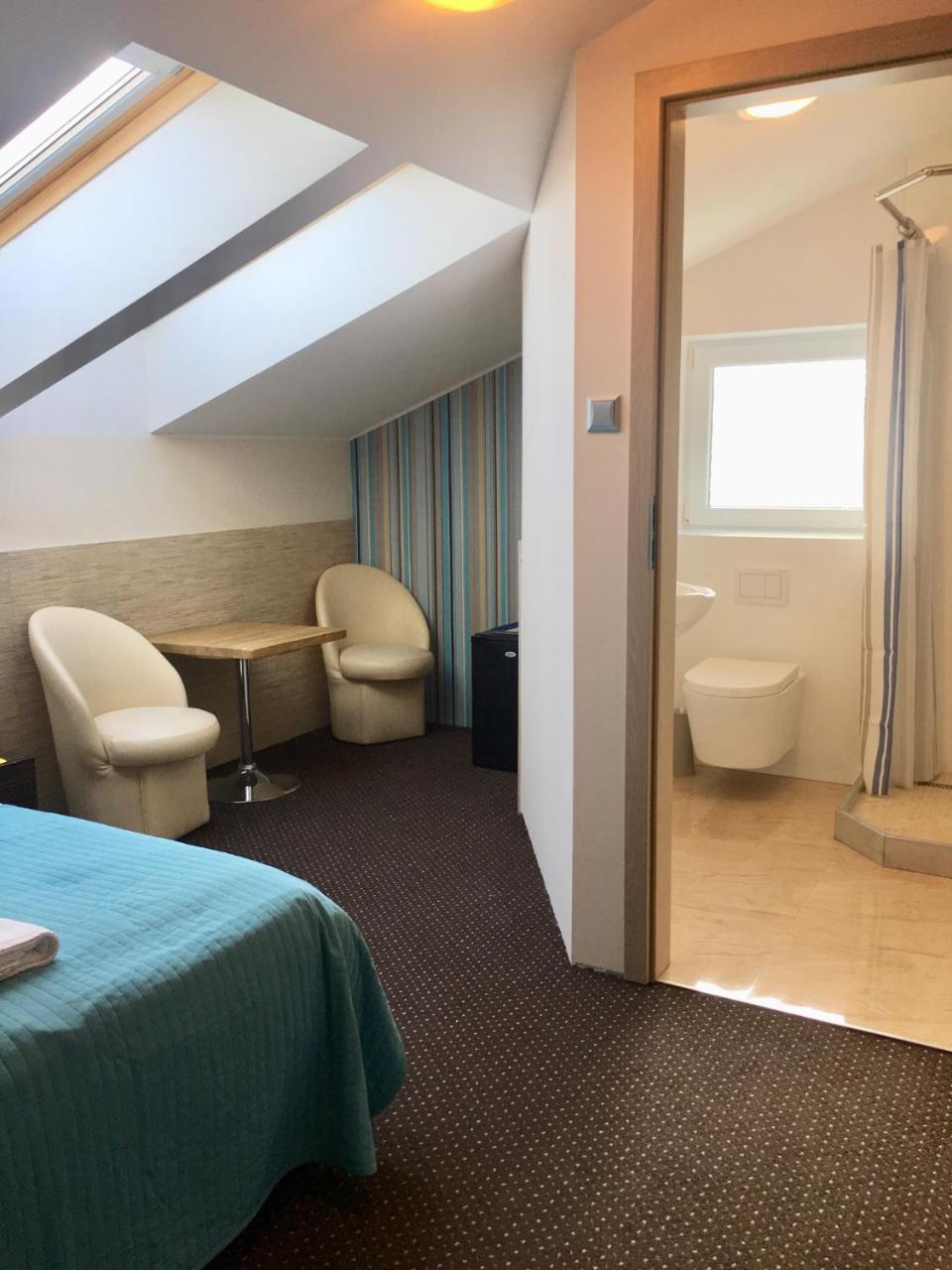 Villa 33 Blisko Plazy ソポト エクステリア 写真