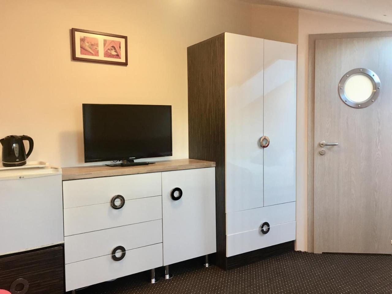 Villa 33 Blisko Plazy ソポト エクステリア 写真