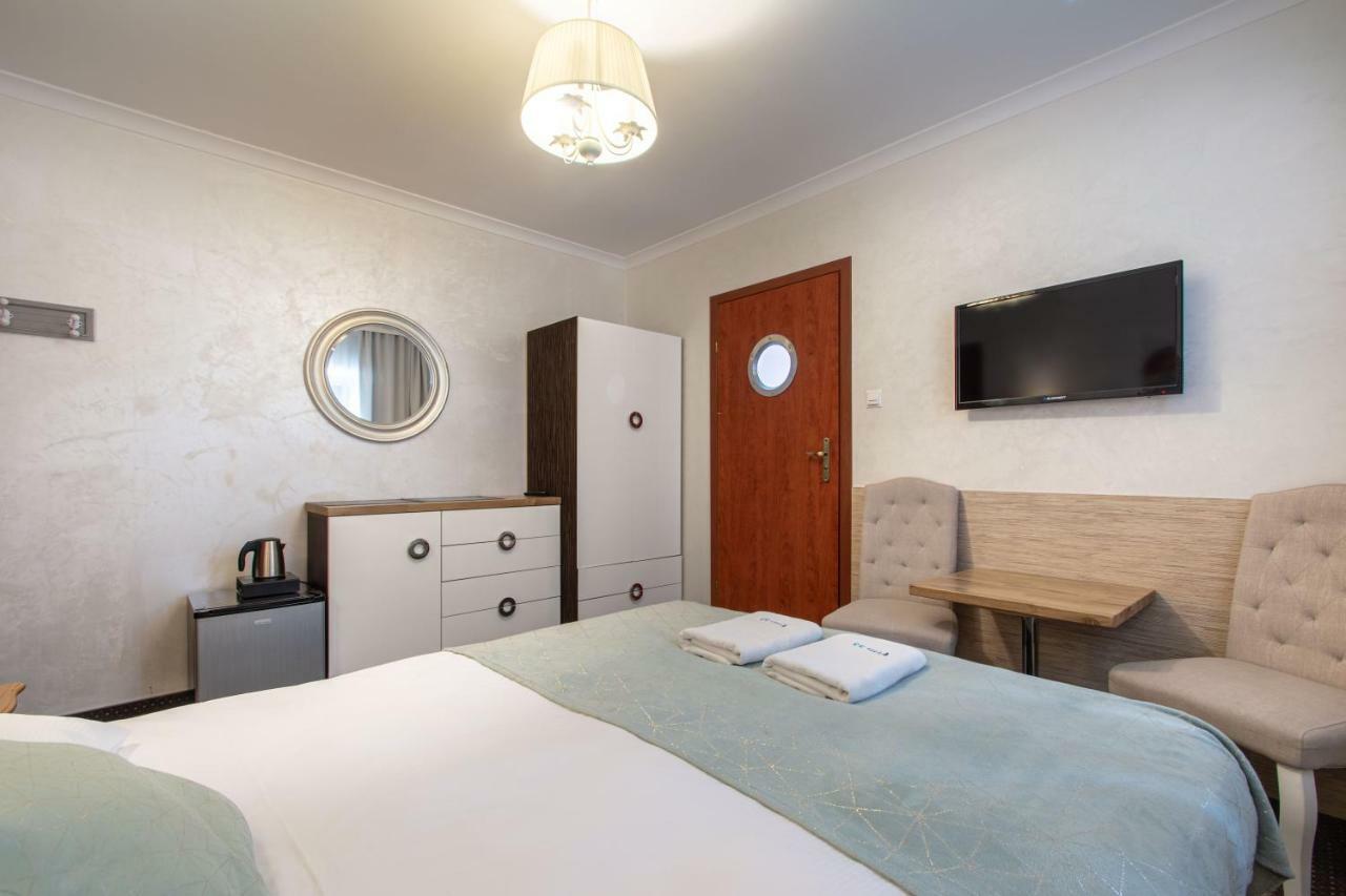 Villa 33 Blisko Plazy ソポト エクステリア 写真